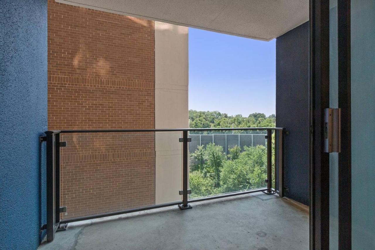 Modern Apartment Just Outside Dc + Gym + Pool Alexandria Exterior photo